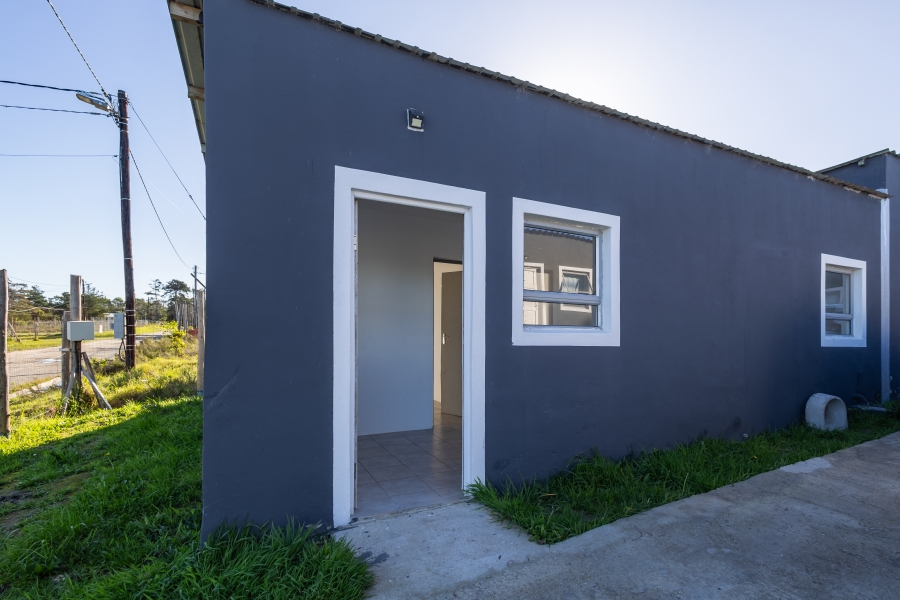 12 Bedroom Property for Sale in Kranshoek Township Western Cape